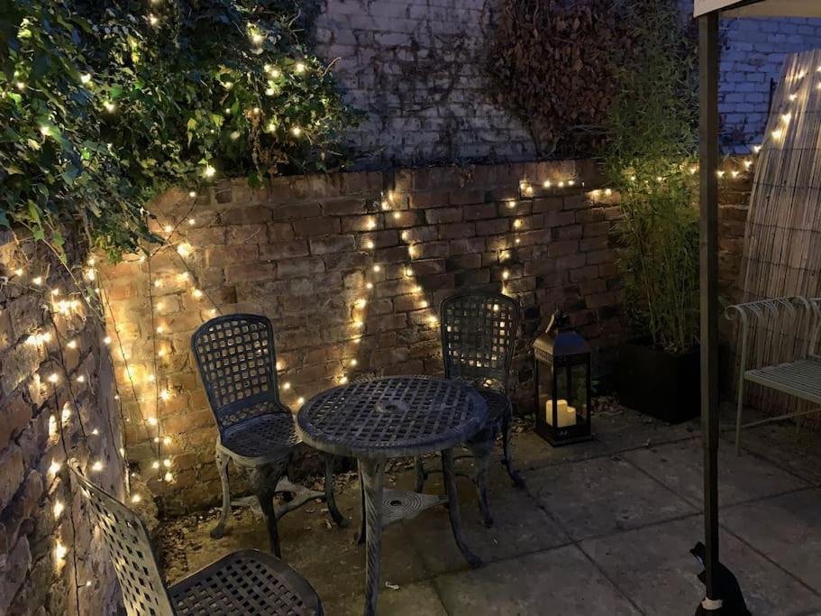 Charming Victorian Cottage Steps From Historic Chester - Free Parking Bagian luar foto