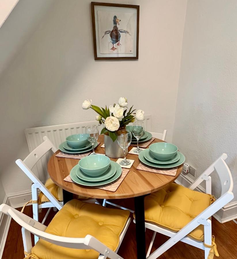 Charming Victorian Cottage Steps From Historic Chester - Free Parking Bagian luar foto